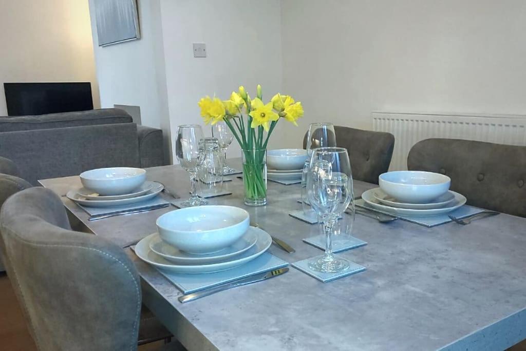 2 Bedroom City Centre Duplex Apt Preston  Eksteriør bilde
