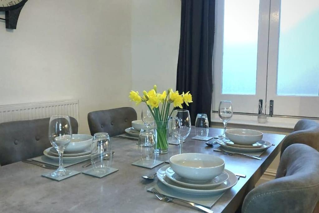2 Bedroom City Centre Duplex Apt Preston  Eksteriør bilde