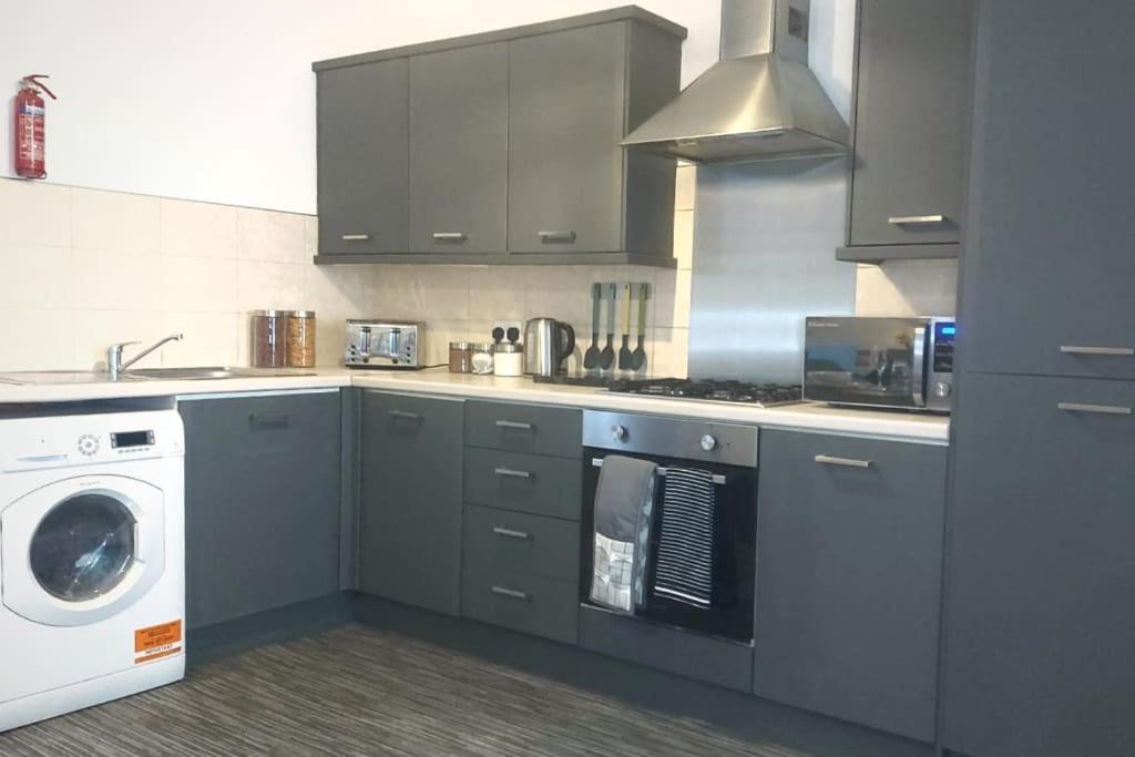 2 Bedroom City Centre Duplex Apt Preston  Eksteriør bilde